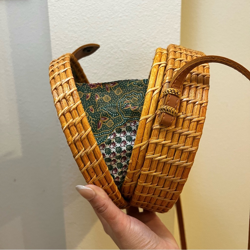 Round Tan Rattan Cross Body Bag